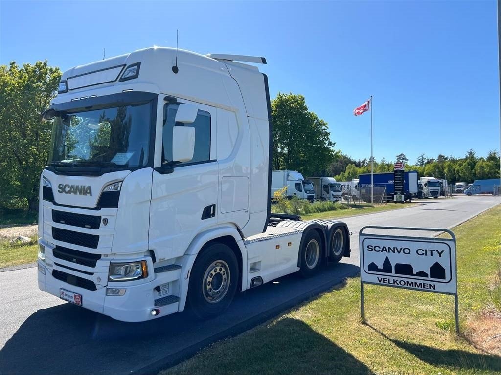 Truck Scania R 660 A6x2NB