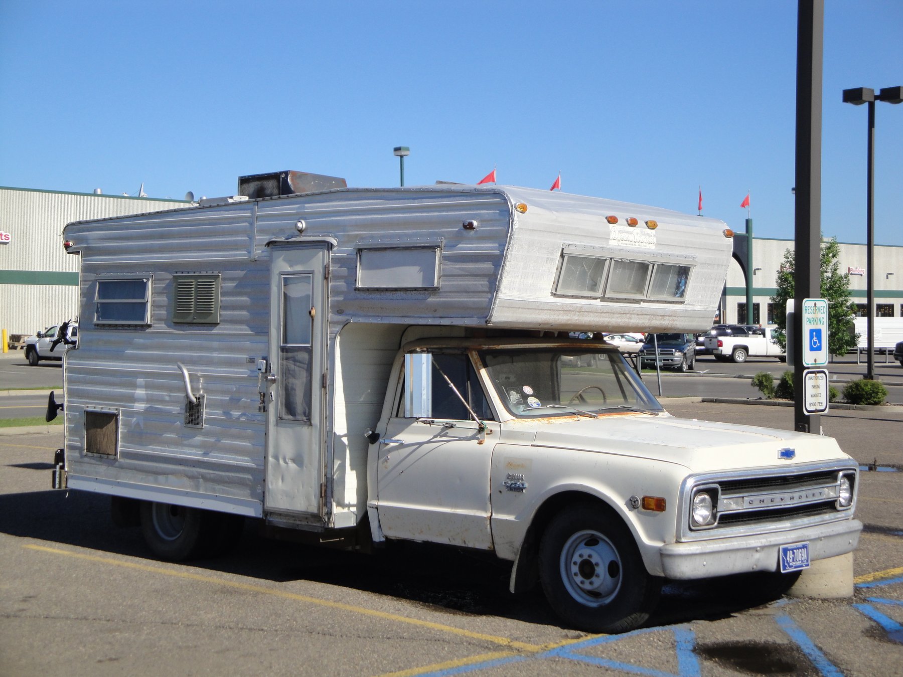 Truck Chevrolet C30 CREWCAB
