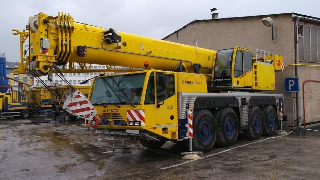 Mobile & rough terrain cranes Demag AC 100/41