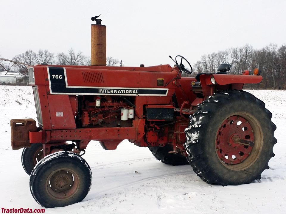 Tractor International Harvester 766
