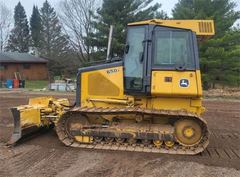 John Deere 650J LT