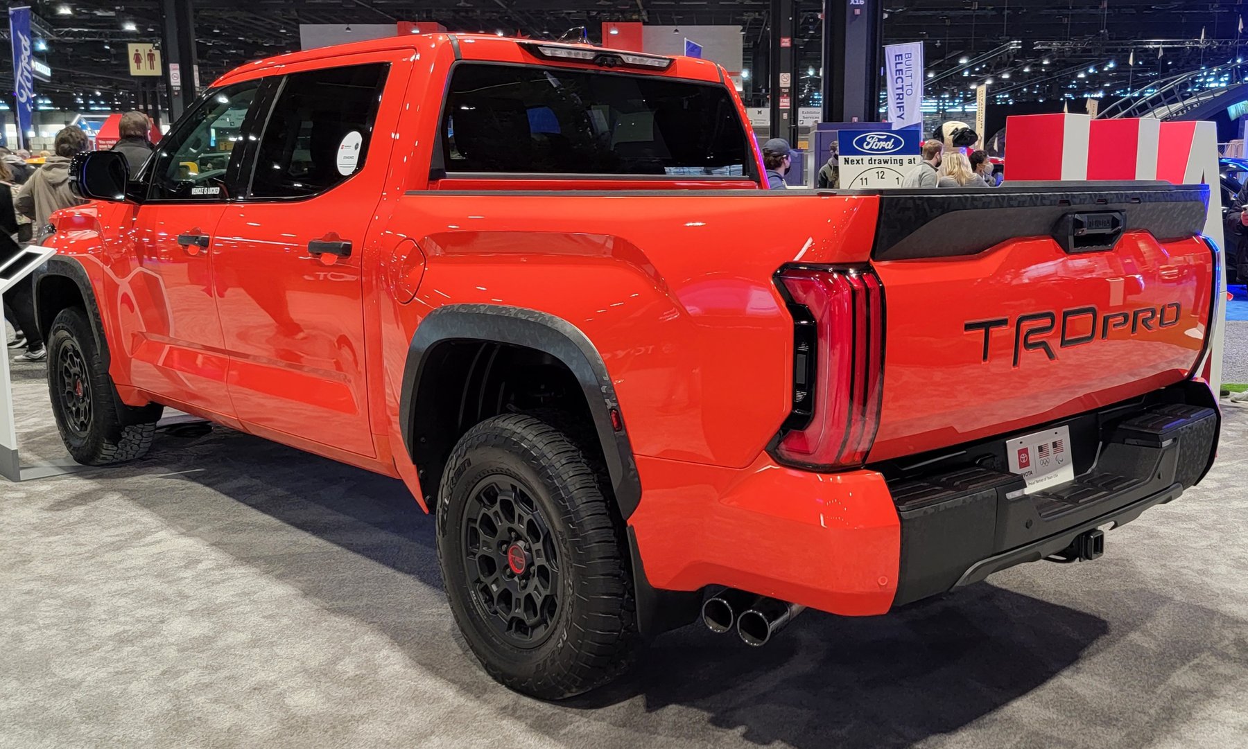 Van Toyota TUNDRA TRD 4X4