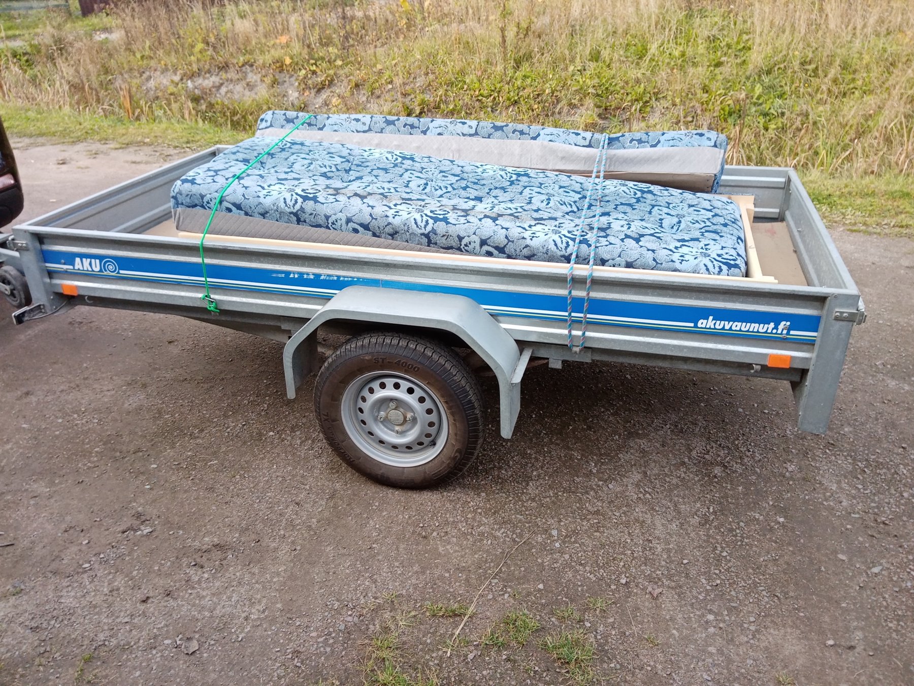 Kleinanhänger bis 750 kg Aku 250 L/256