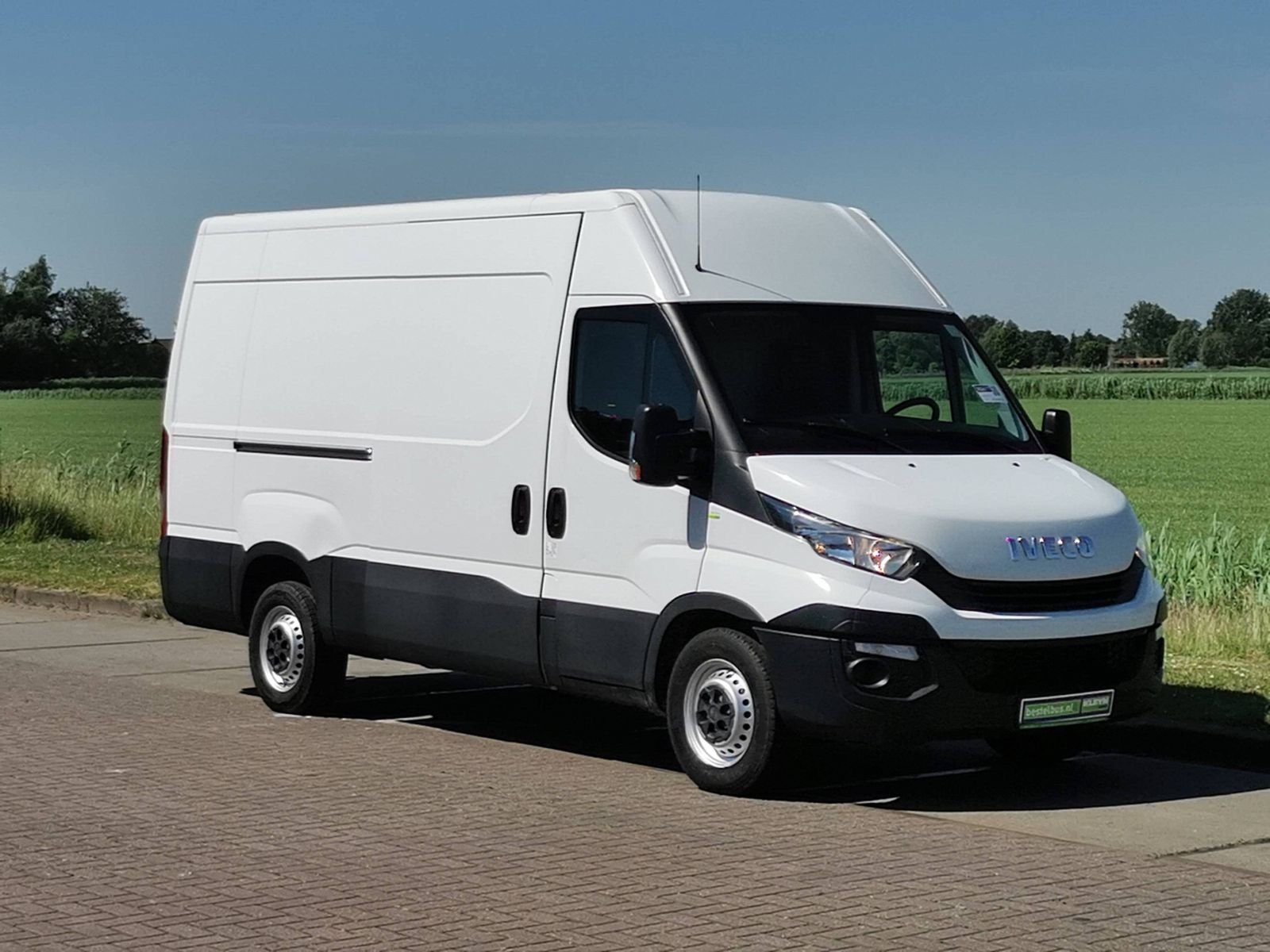 Transporter Iveco 35 S12