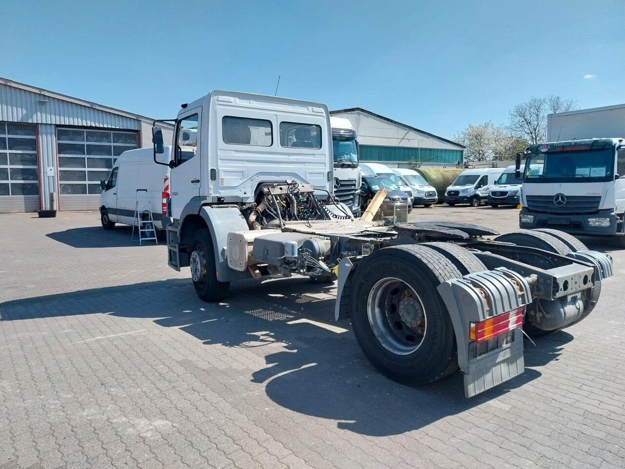 Truck Mercedes Benz ATEGO 818L 4X2/3620