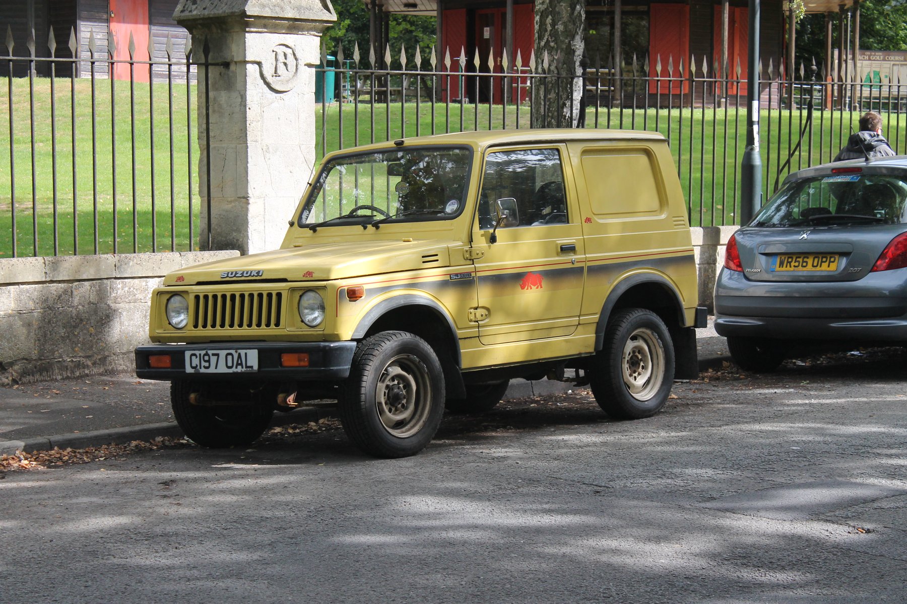 Van Suzuki SJ410V
