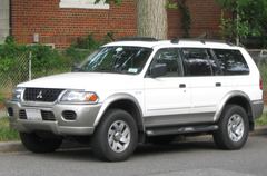Mitsubishi MONTERO