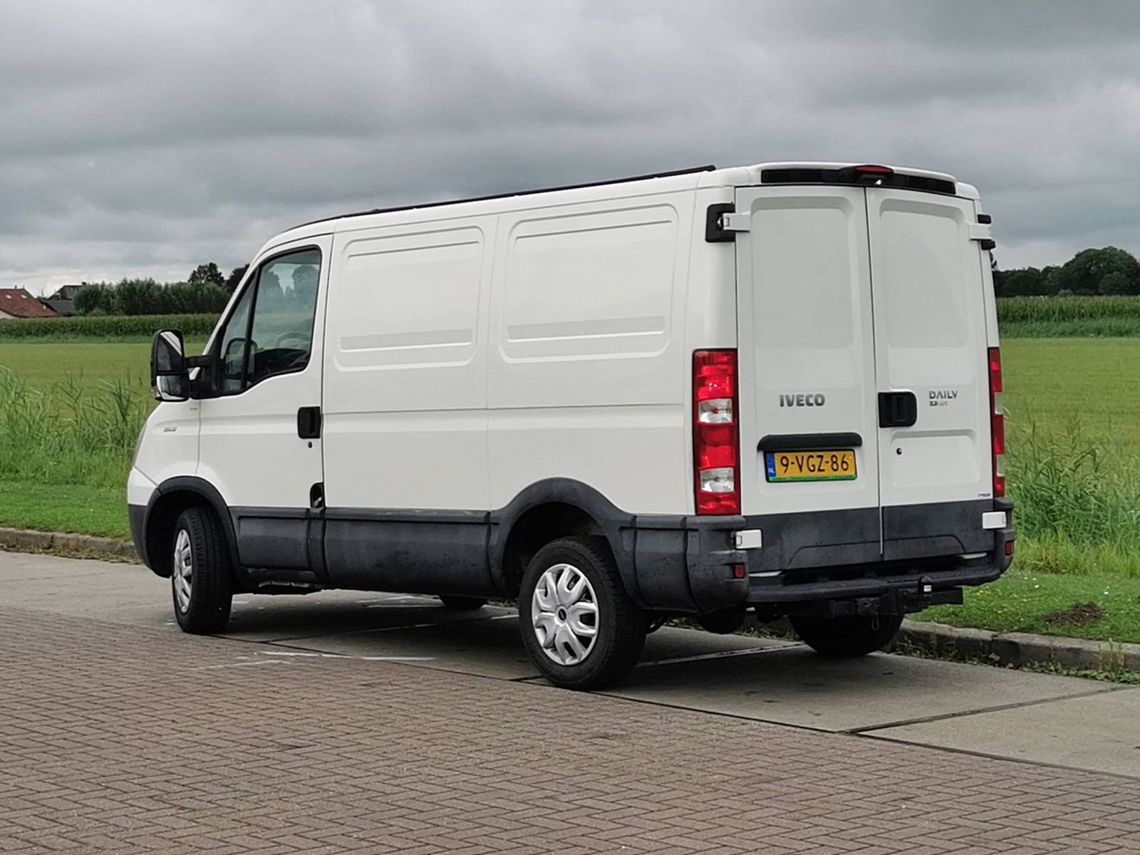 Van Iveco DAILY 29L11