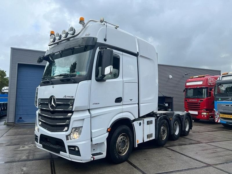 Truck Mercedes Benz 8x4