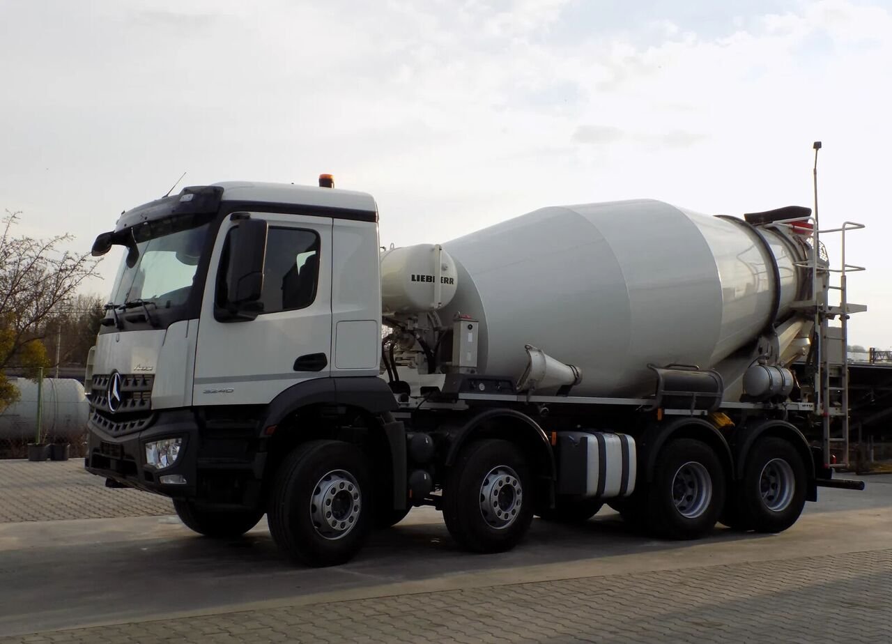Truck Mercedes Benz AROCS 4142 WSG