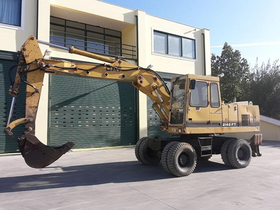 Bagger Caterpillar 214B FT