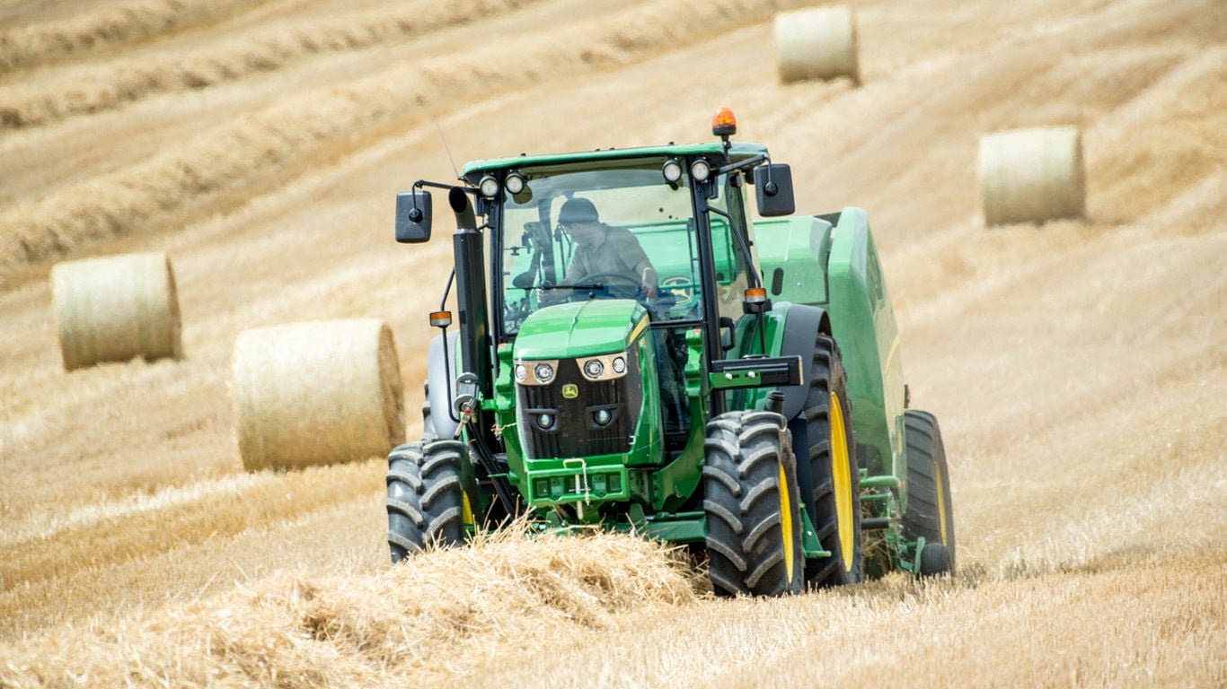 Tractor John Deere 6105MC