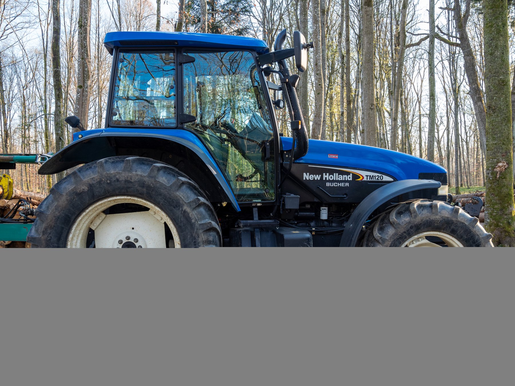 New Holland TM120
