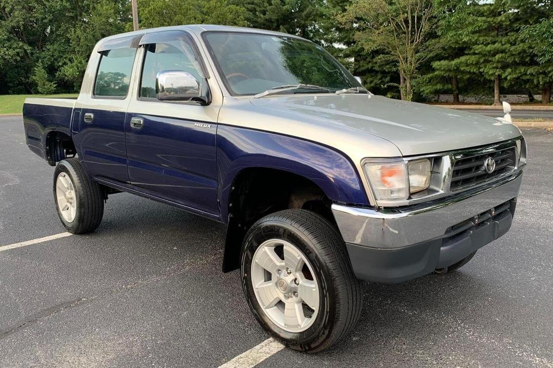 Van Toyota HILUX-4X4