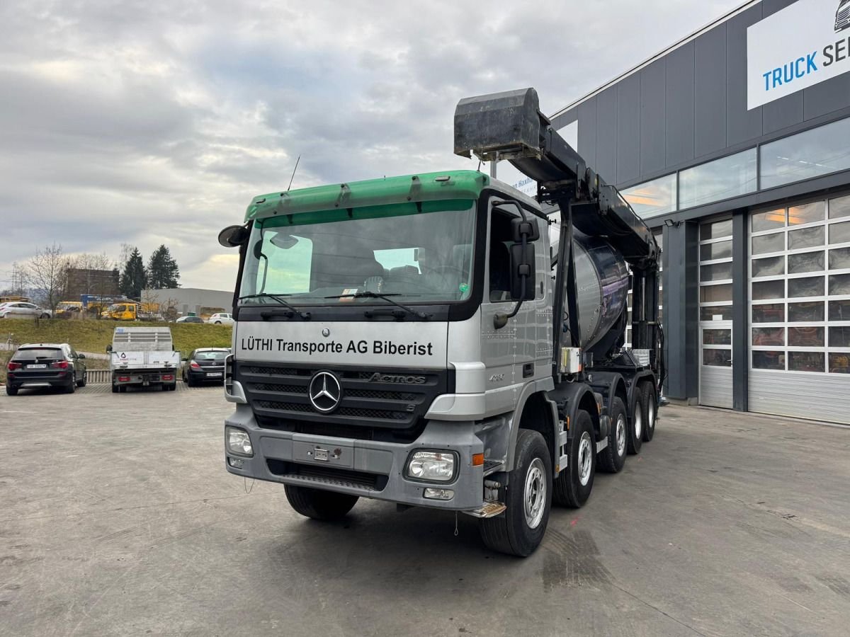 Truck Mercedes Benz 10X4 49 TON
