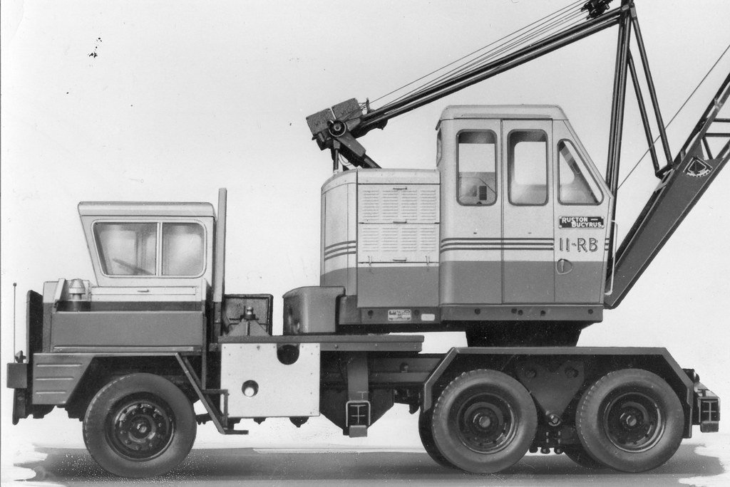 Lastwagen FWD Crane Carrier