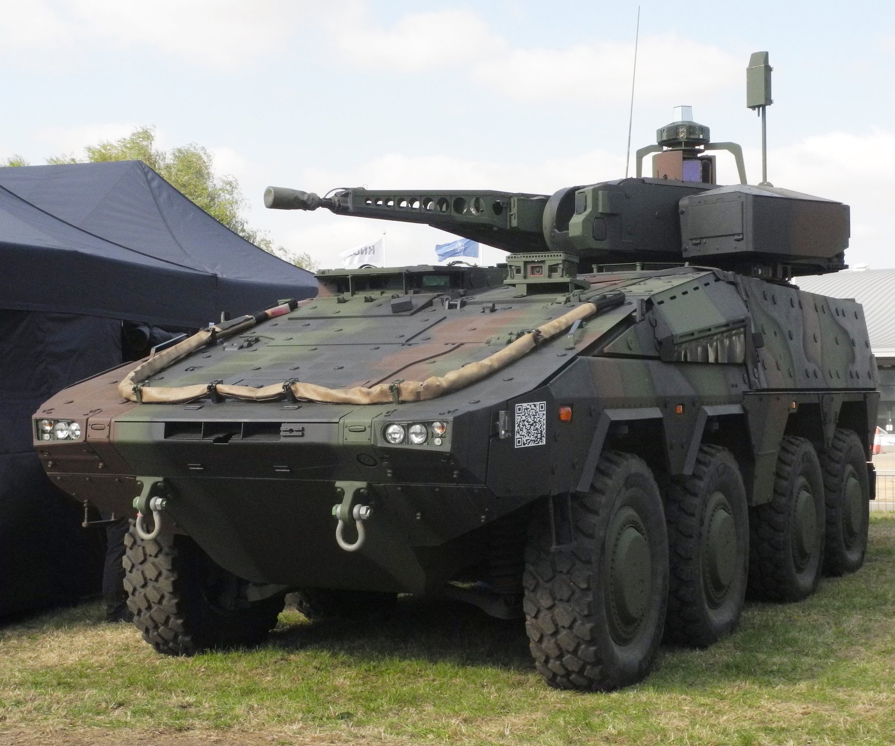 Armoured vehicles Krauss-Maffei Wegmann GmbH & Co.KG - KMW Boxer C