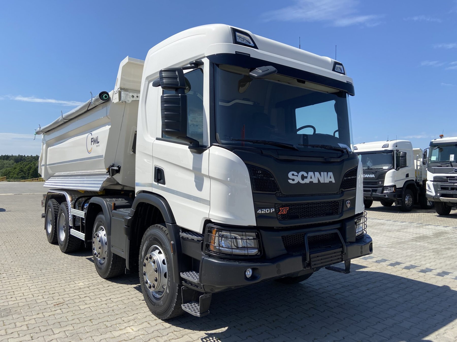 Lastwagen Scania P420 LB 8X4 HHA