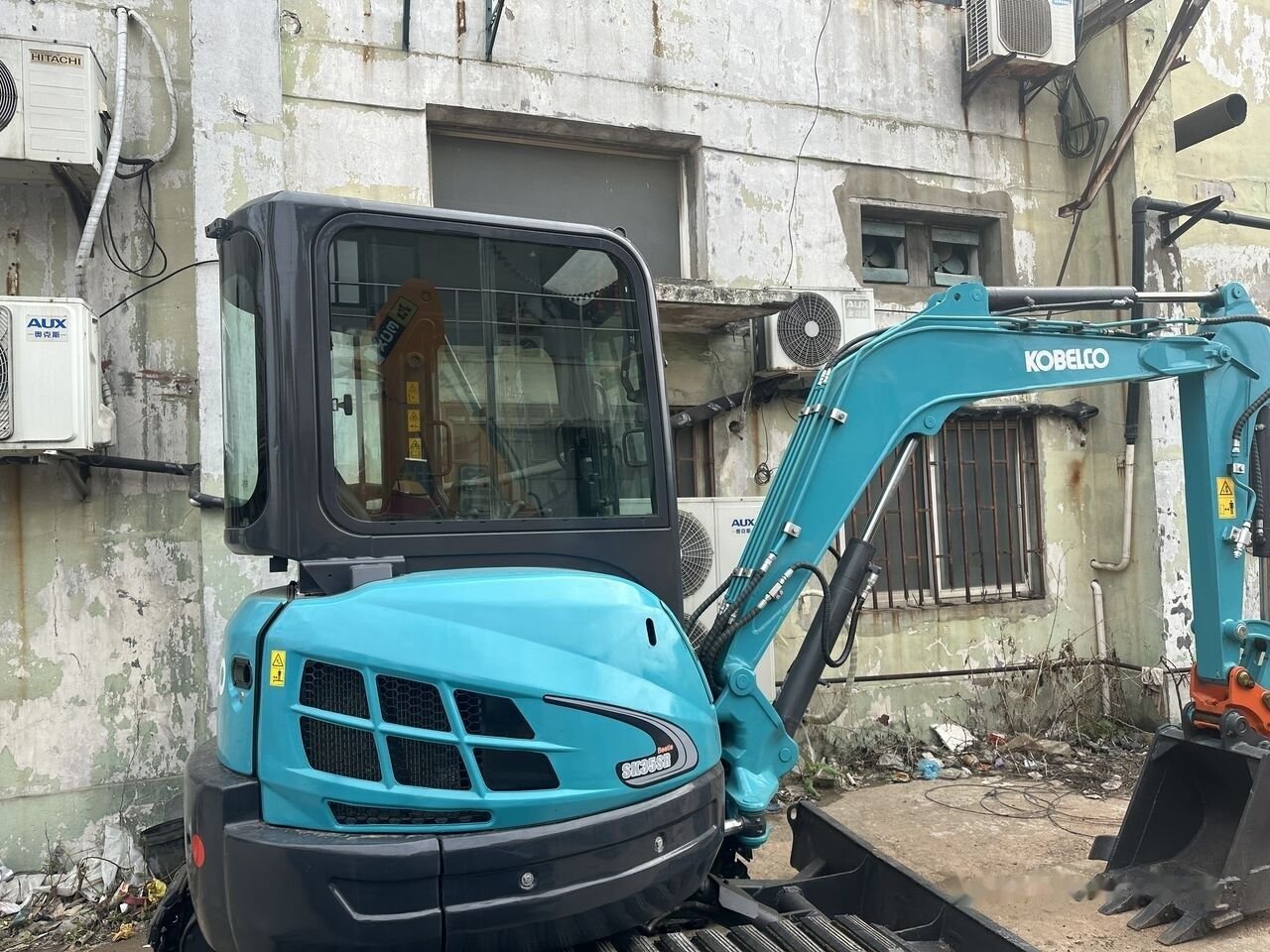 Mini excavators Kobelco SK35SR-5