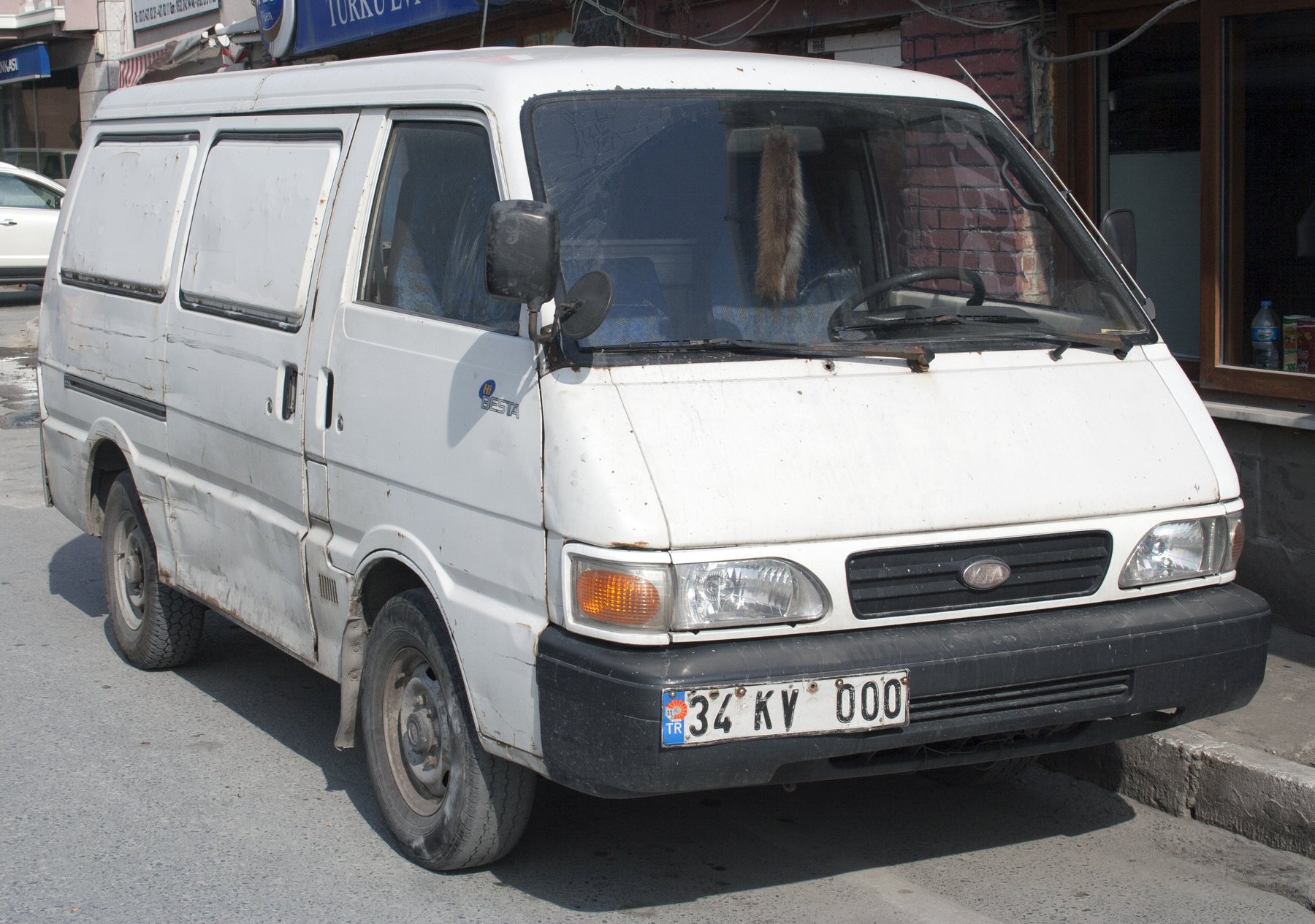 Van Kia BESTA