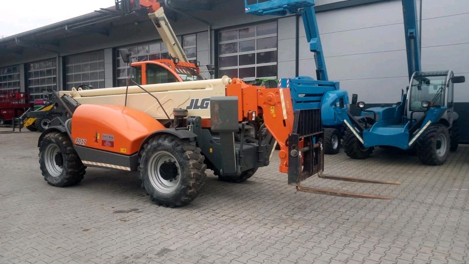 JLG 4017