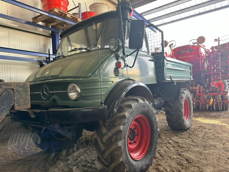 Tractor Mercedes Benz Unimog U 406