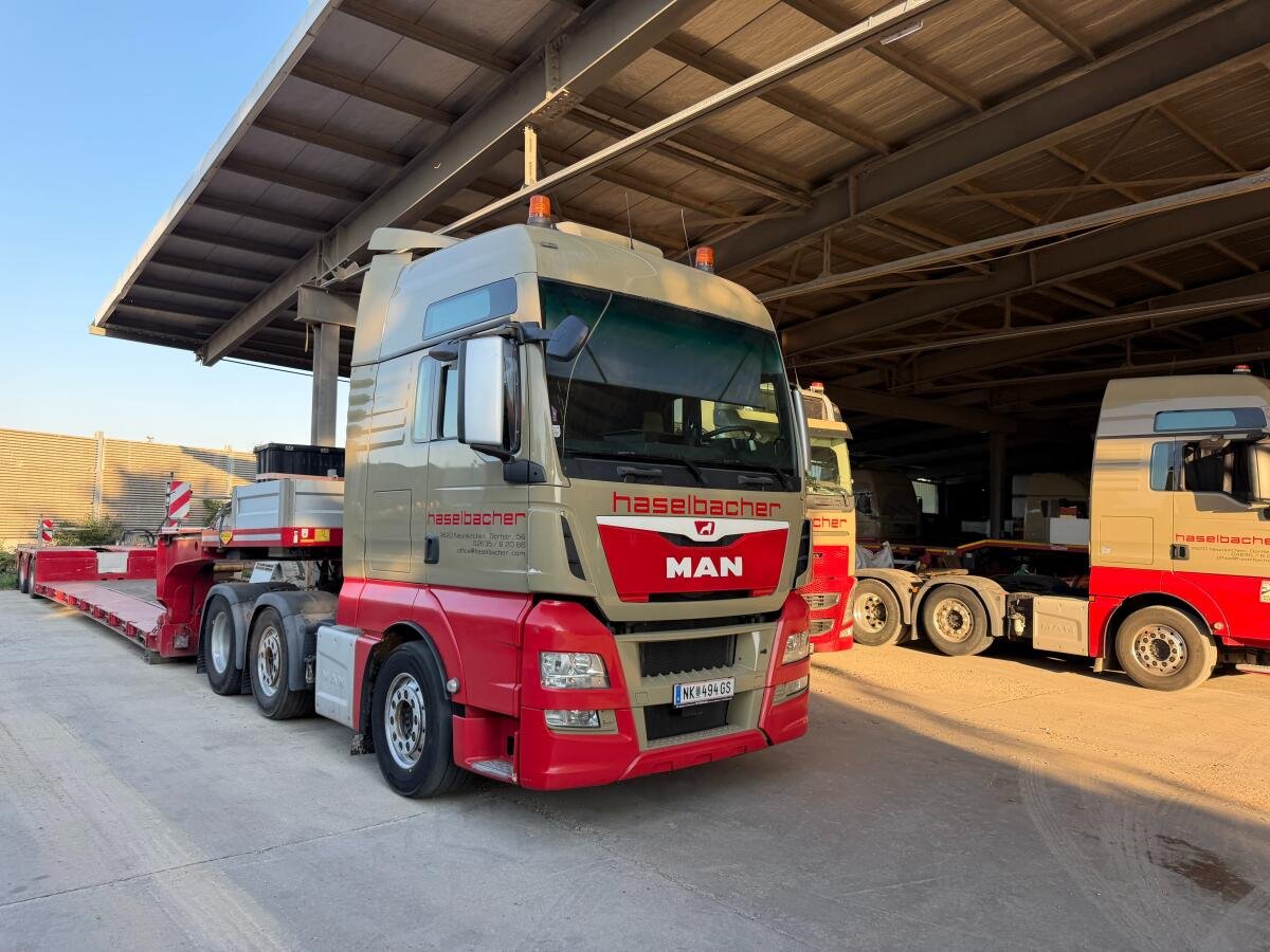 Truck MAN 26.580 6x2-2 LL CH