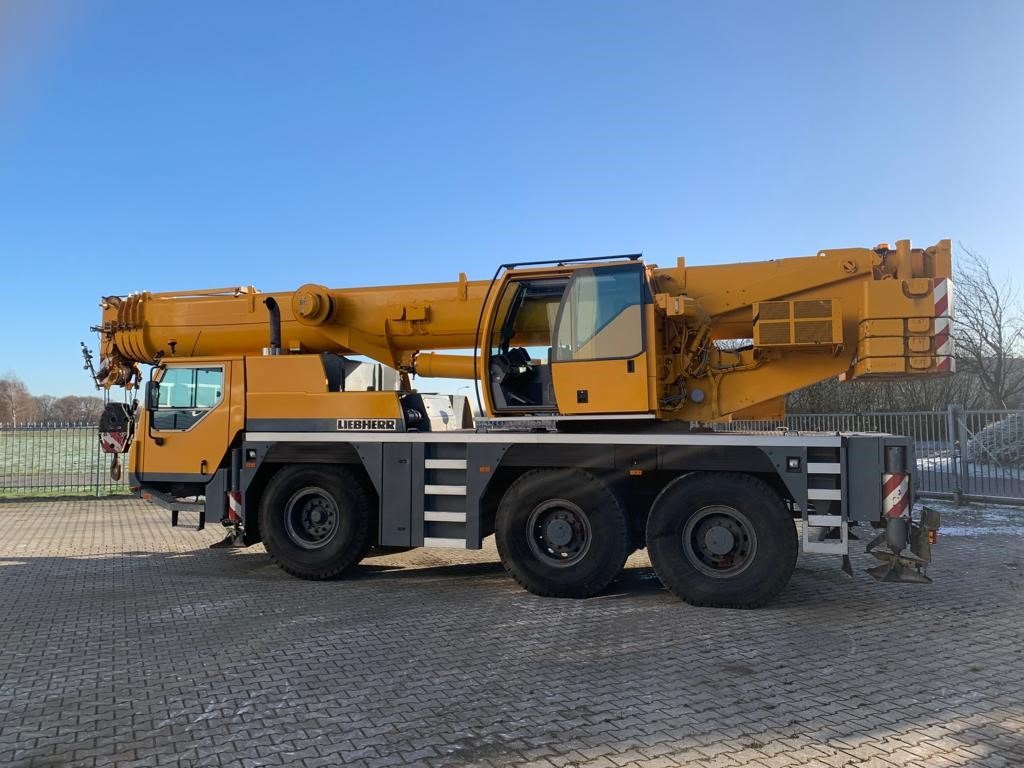 Mobile crane Liebherr LTM 1055/1 UTM 735