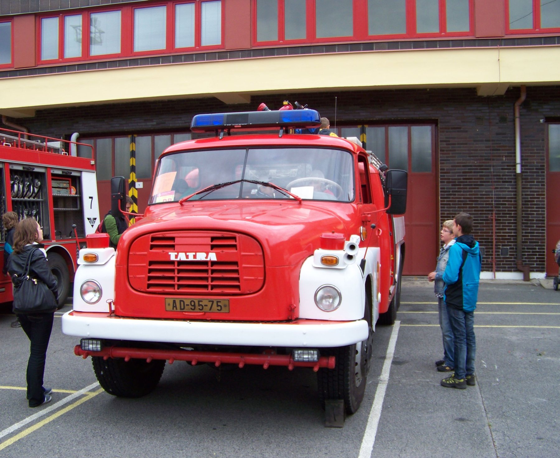 Truck Tatra 148 S 3