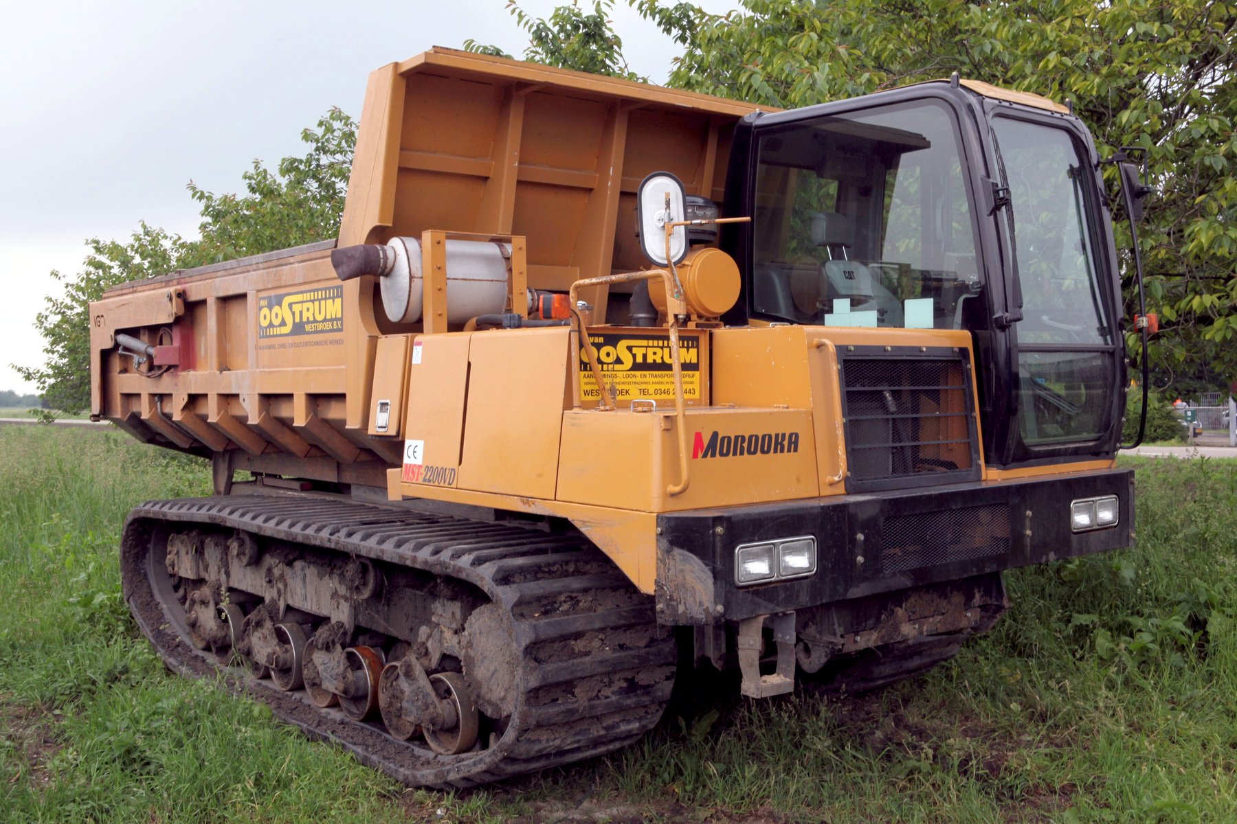 Crawler carriers Morooka MST 2200 V