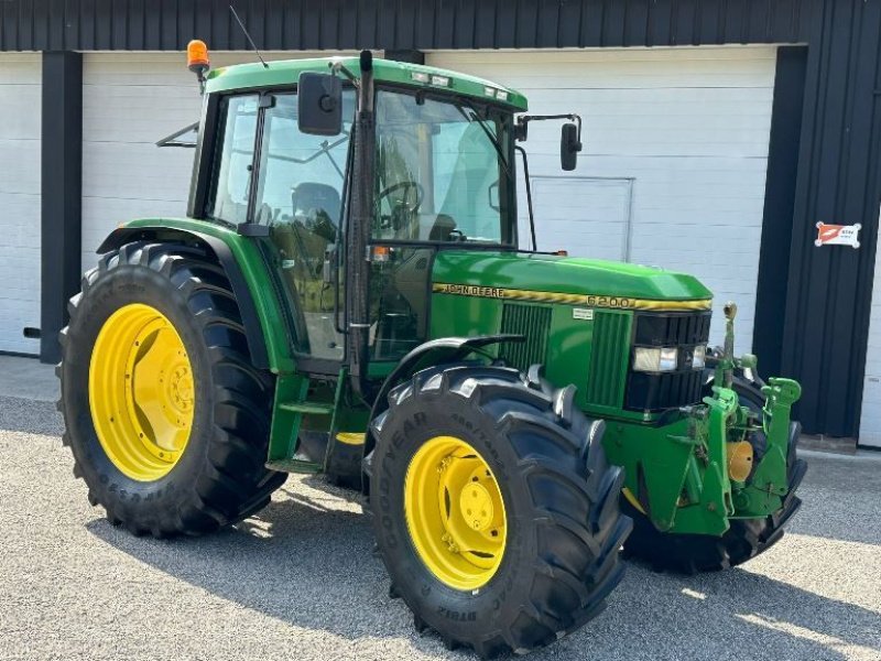 Traktor John Deere 6200