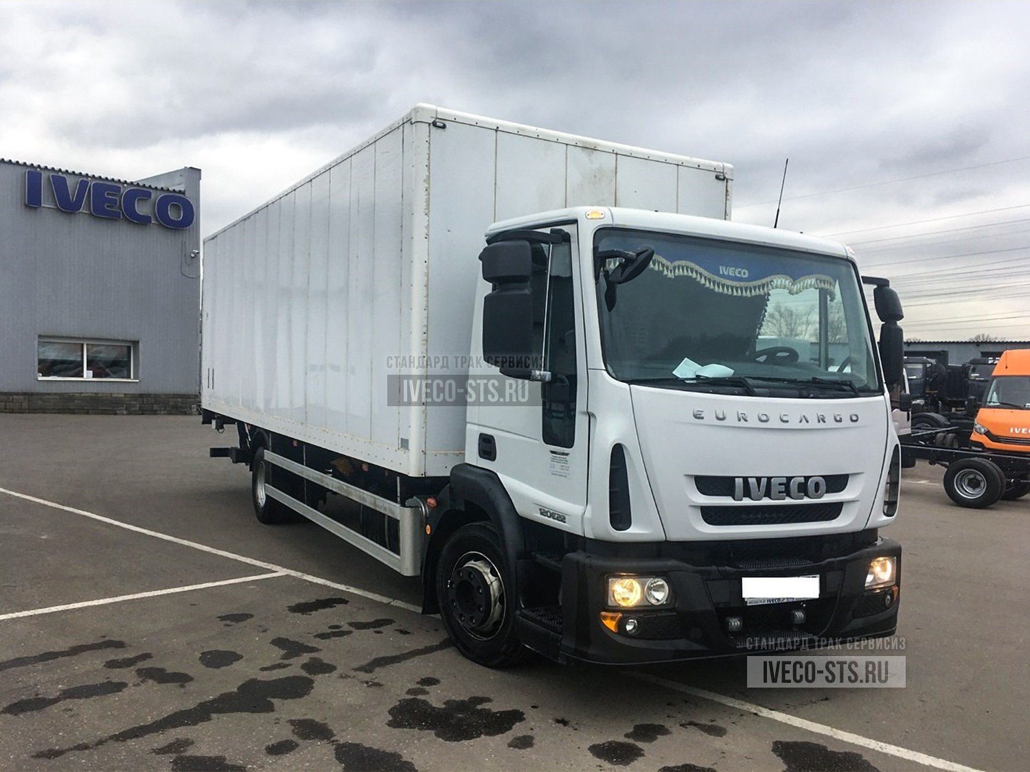 Truck Iveco EUROCARGO 120E28FP S-A