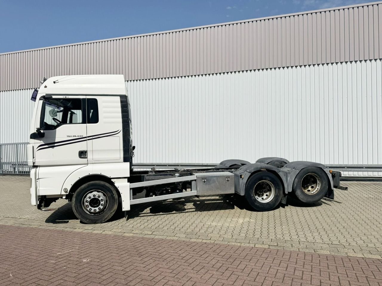 Truck MAN TGX 28.440 6X2-2 BLS