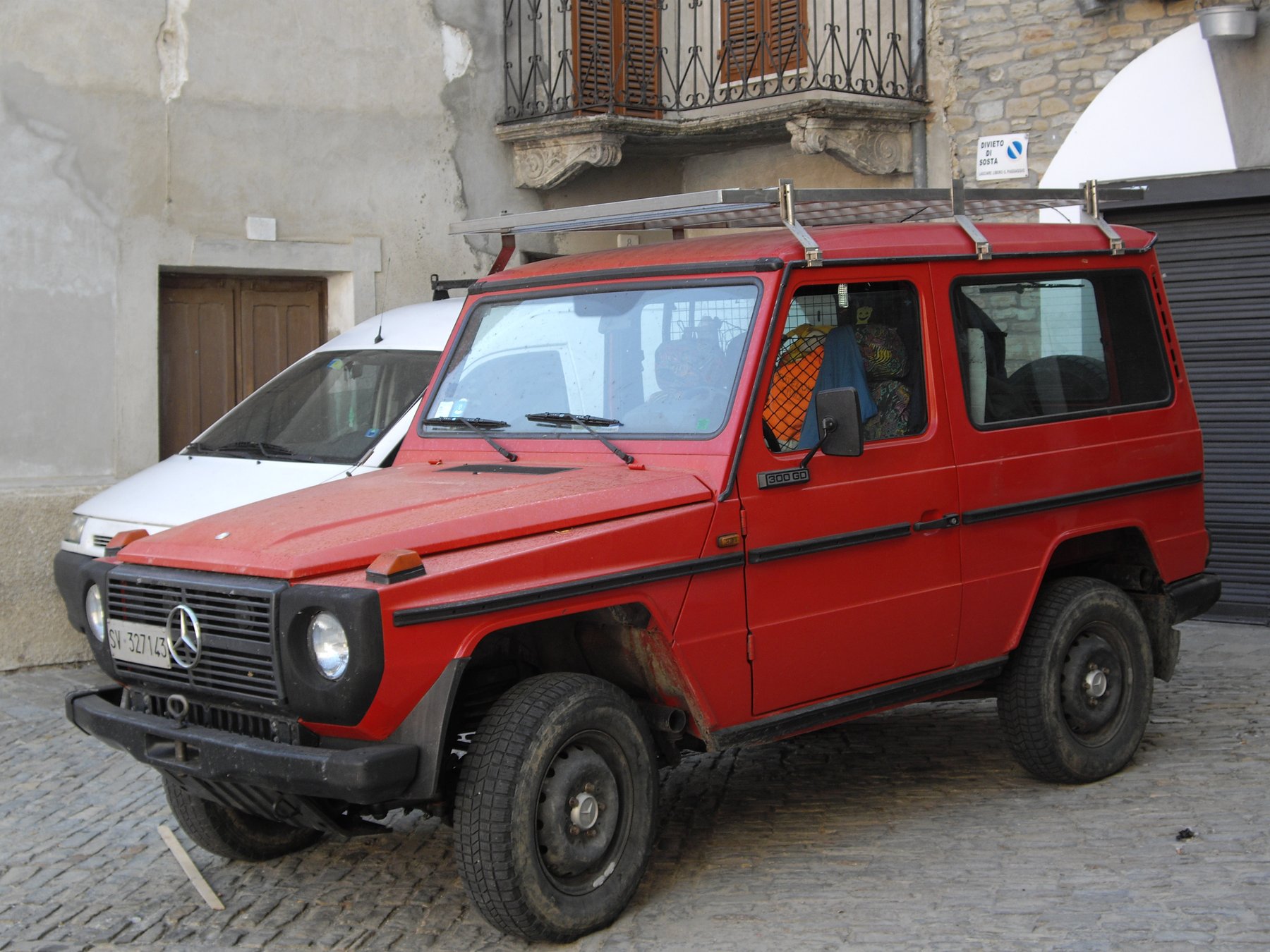 Van Mercedes Benz 300 GD 2850