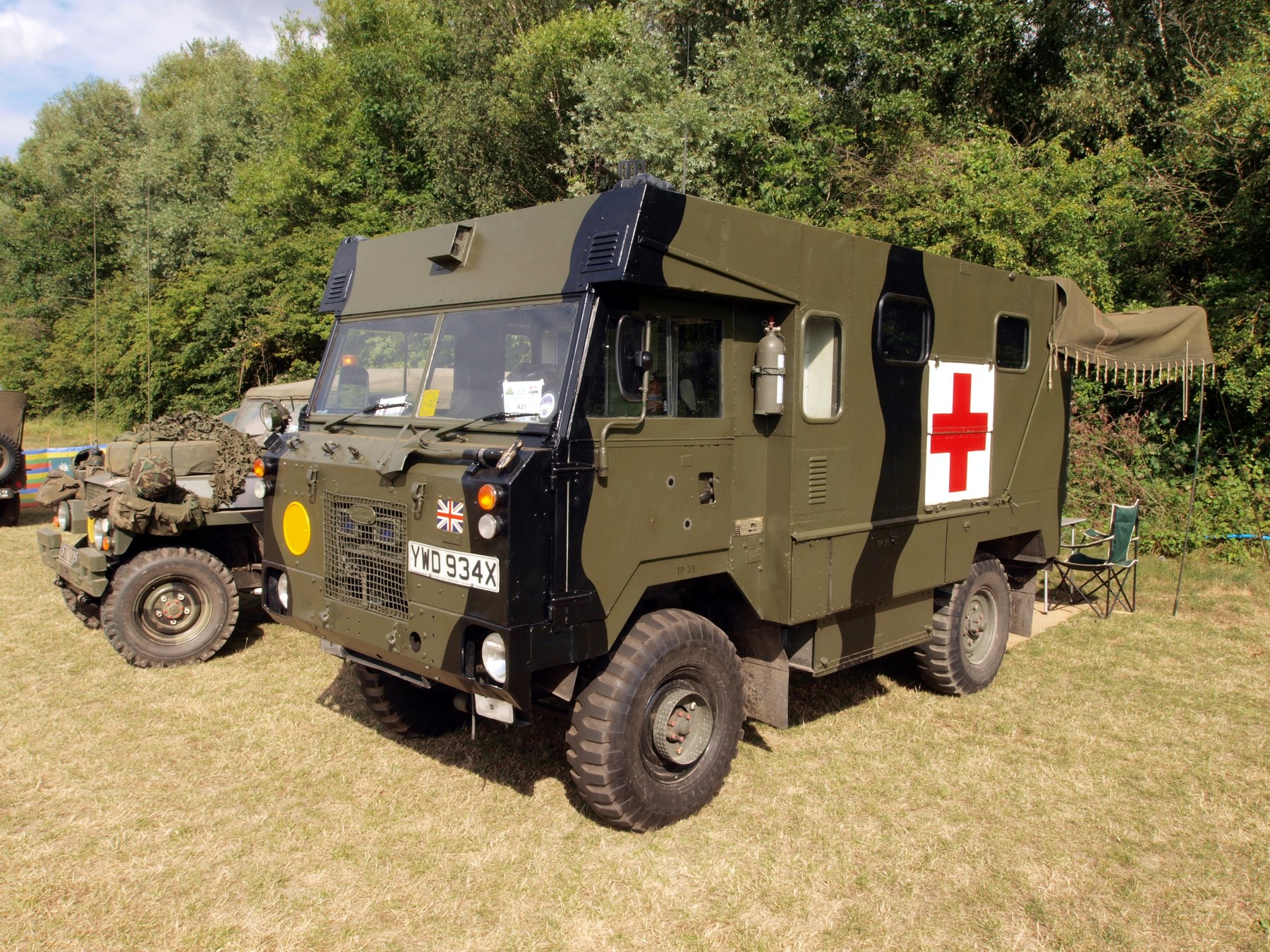 Van Land Rover 101 AMBULANCE