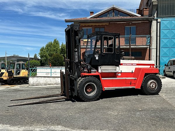 Diesel forklifts Svetruck 12120-35