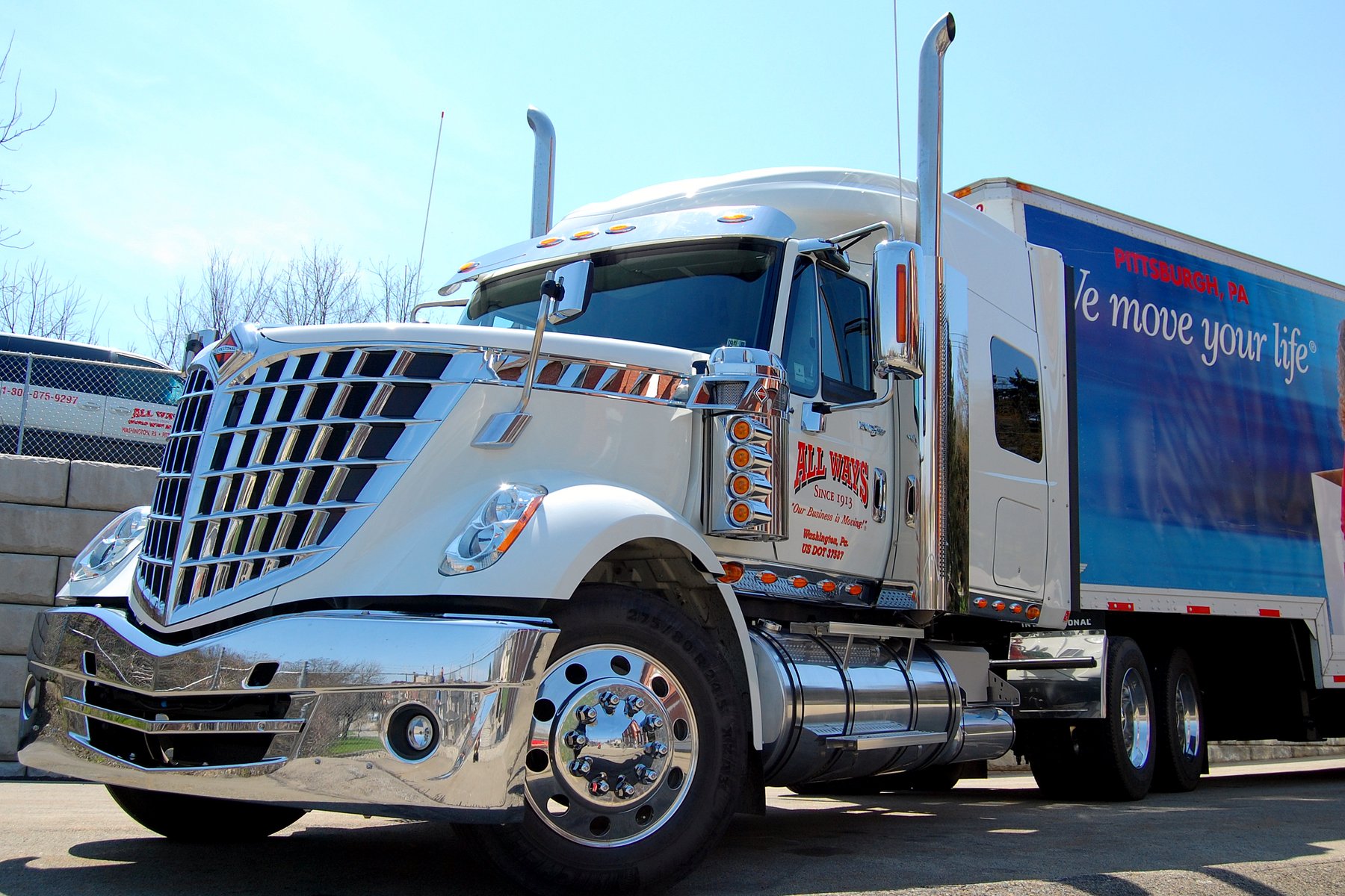 Lastwagen Navistar Int INTERNATIONAL LONESTAR