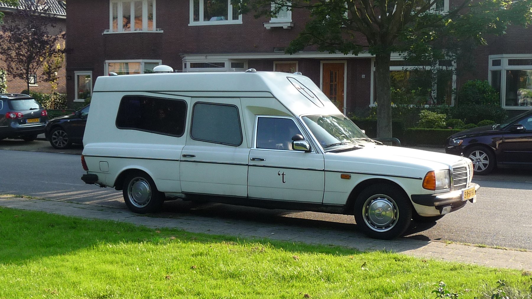 Van Mercedes Benz 300D Binz Ambulance 2000