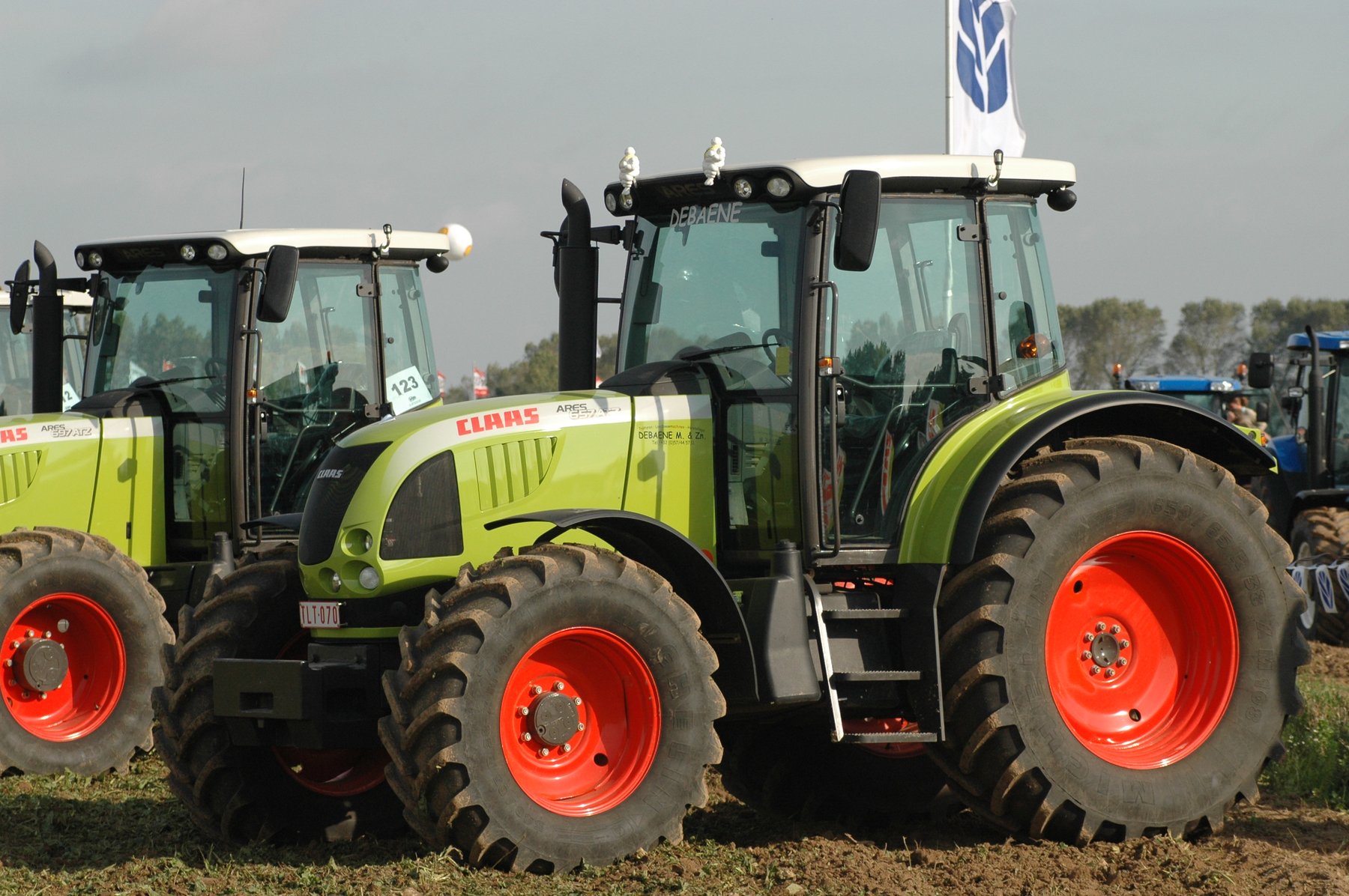 CLAAS Claas Ares 697