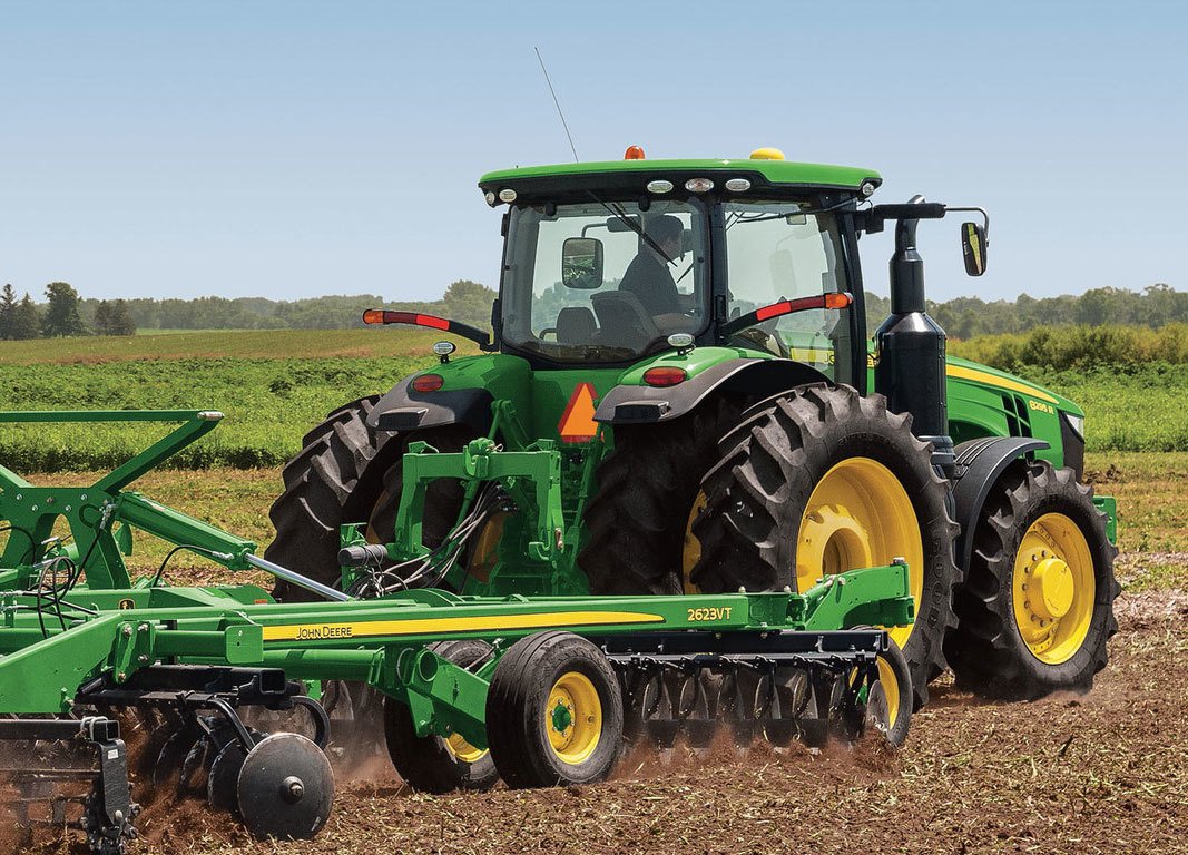 Traktor John Deere 8320 R
