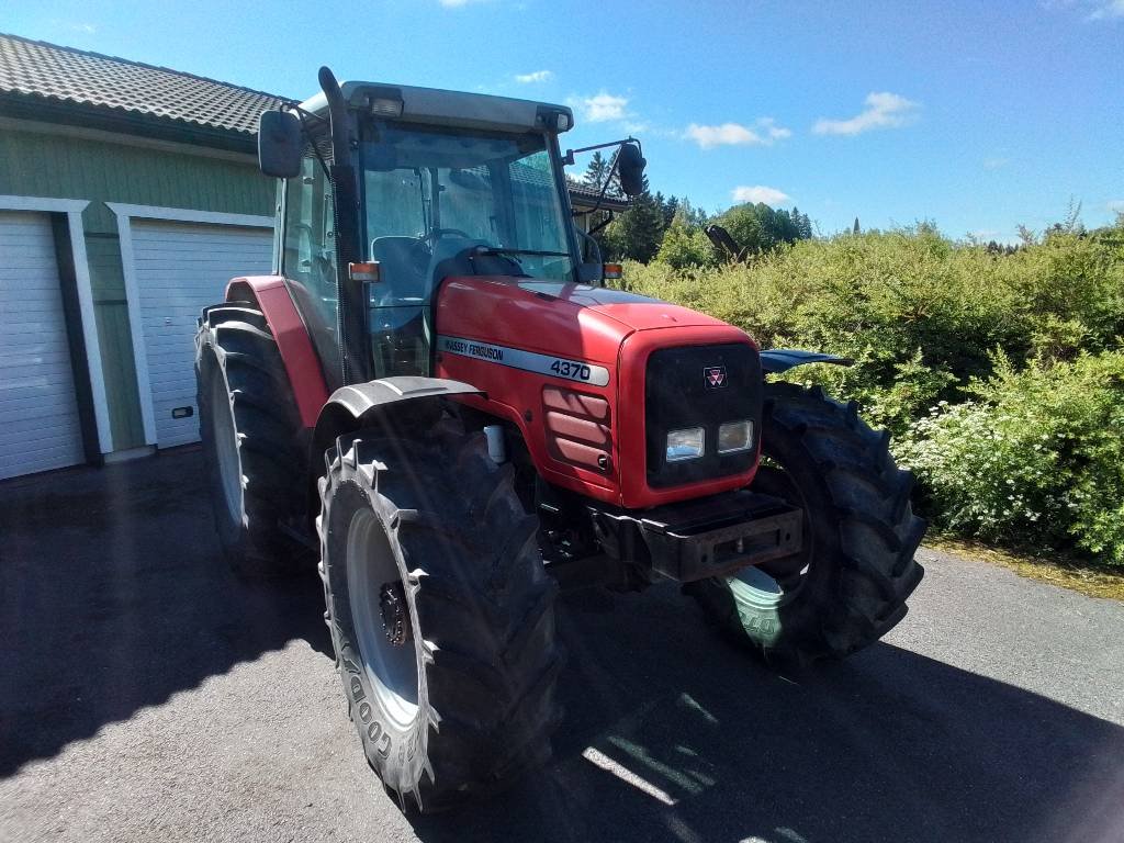Tractor Massey Ferguson 4370