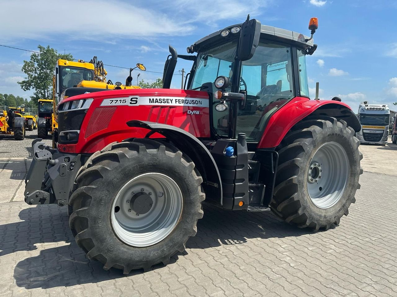 Massey Ferguson 7715