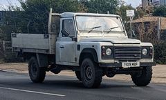 Land Rover 130 DEFENDER
