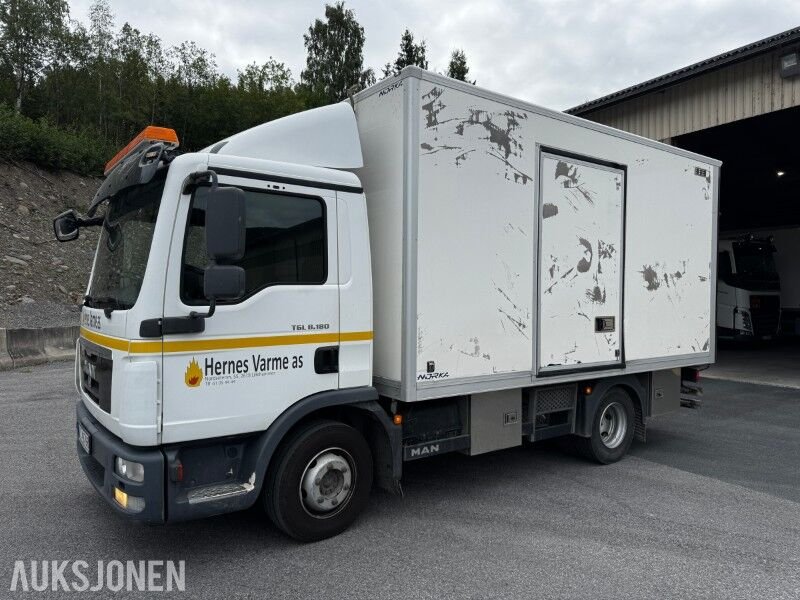 Truck MAN TGL8.180 4X2 BLS