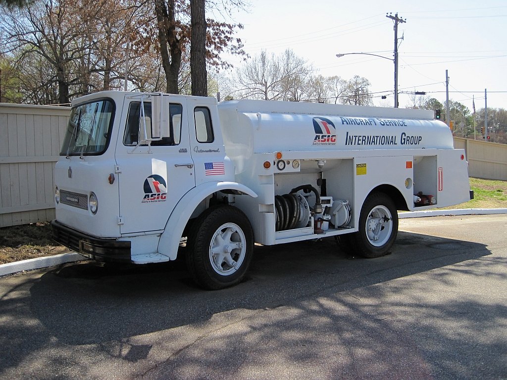 Heavy-duty on-road engines International S370