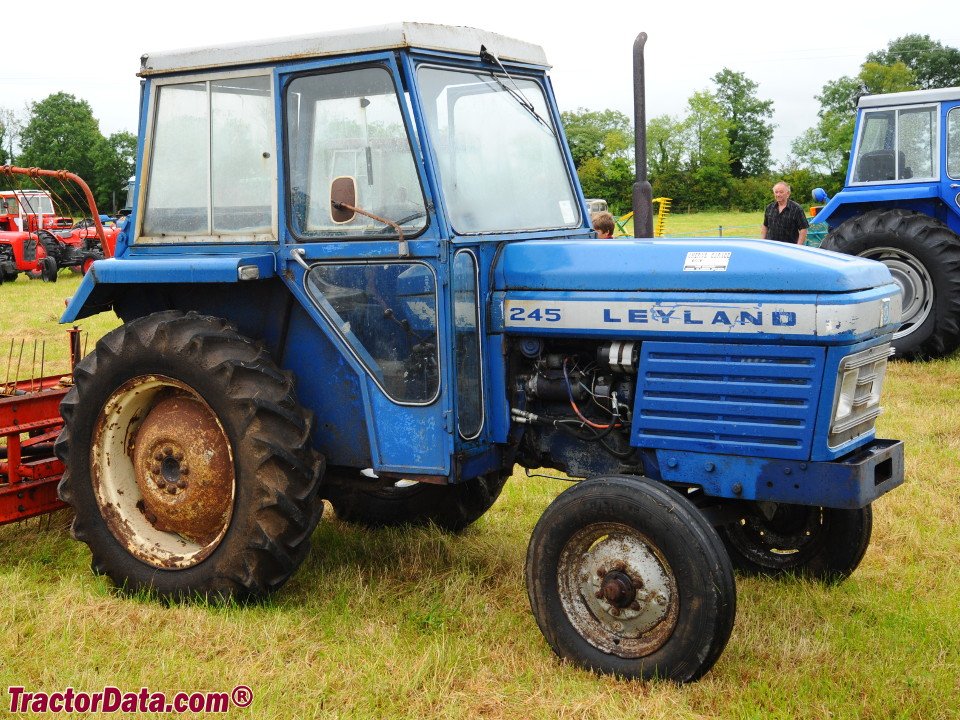Tractor Leyland 245