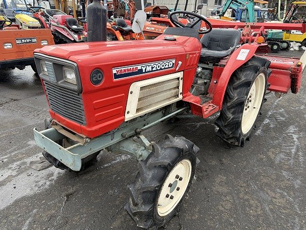 Traktor Yanmar YM 2002D