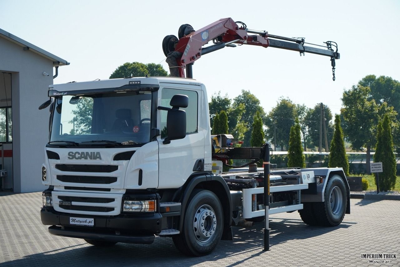 Lastwagen Scania P93HL-4X2/580