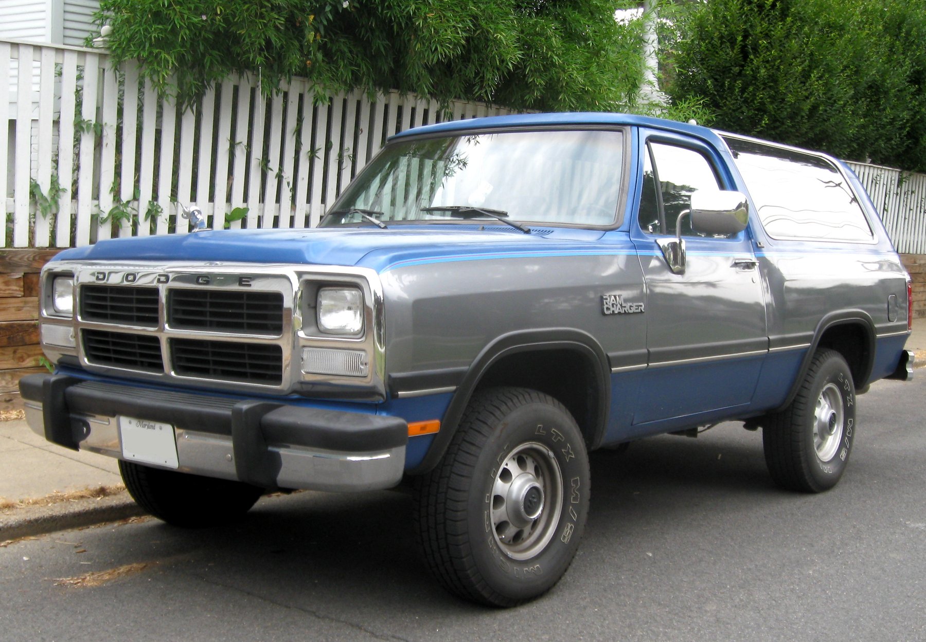 Van Dodge RAMCHARGER