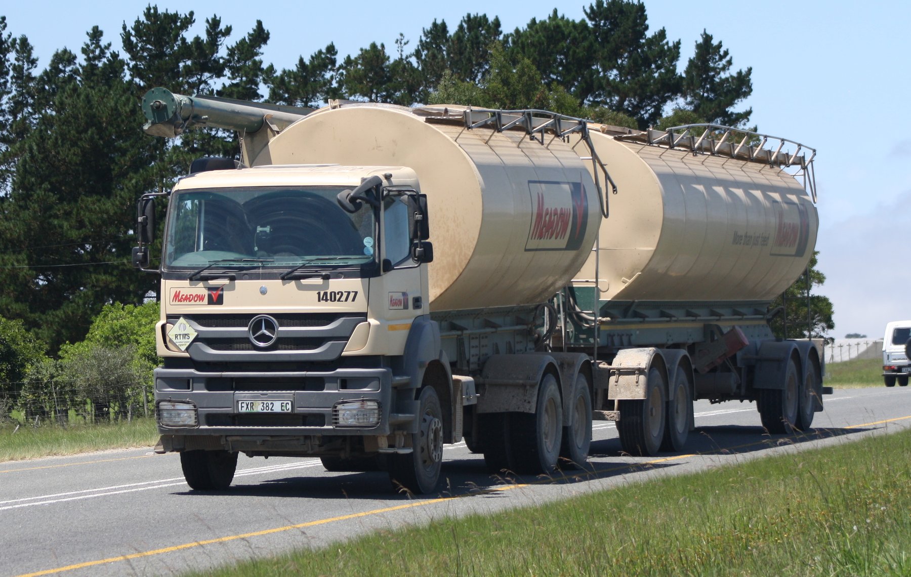 Mercedes Benz Axor 3335
